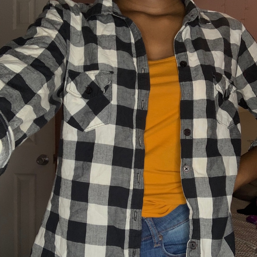 Black and white flannel top M